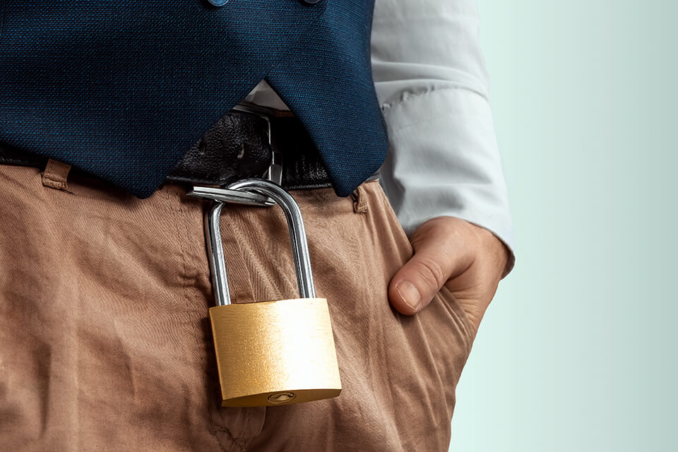 男_ズボン_南京錠